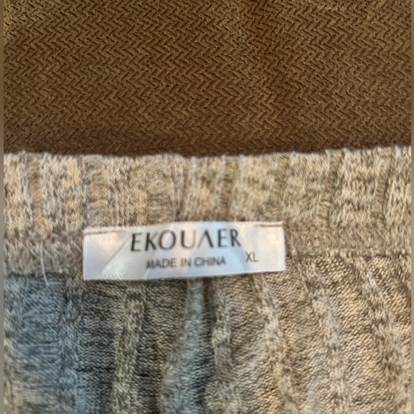 Two Piece knit set! Super comfy & cozy - Picture 2 of 4